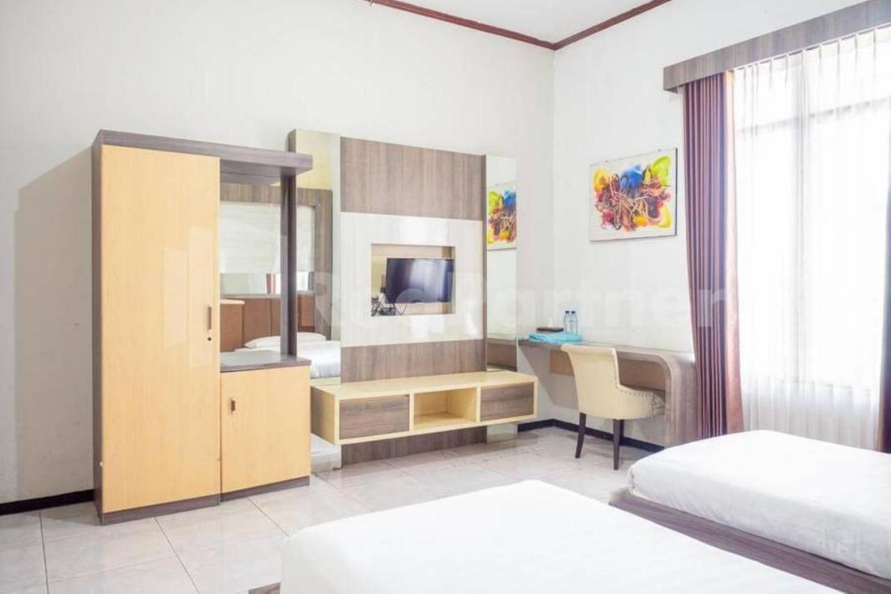 My Hommy Mitra Reddoorz Hotel